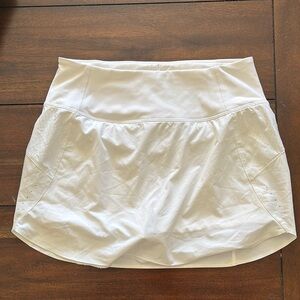 Athleta Run With It Skort in White Size XS